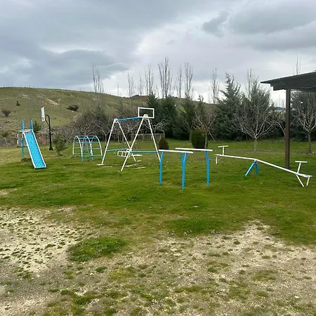 Vivienda De Uso Turistico La Vega De منزل ريفي *