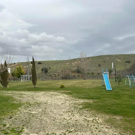 Vivienda De Uso Turistico La Vega De منزل ريفي *